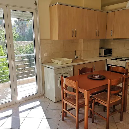 Garden 20m From The Sea I3 *