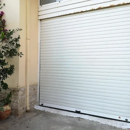 Garden 20m From The Sea I3 *