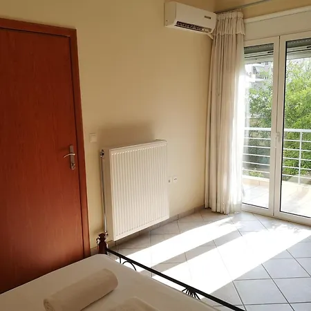 Garden 20m From The Sea